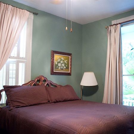 Arbor House Suites Bed And Breakfast 샌안토니오 외부 사진